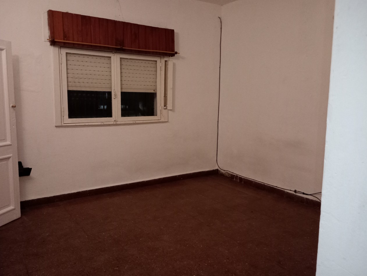 venta oportunidad casa con local en Adolfo Sourdeaux