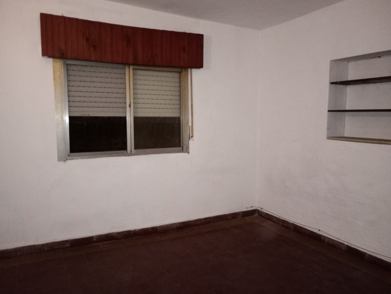 venta oportunidad casa con local en Adolfo Sourdeaux