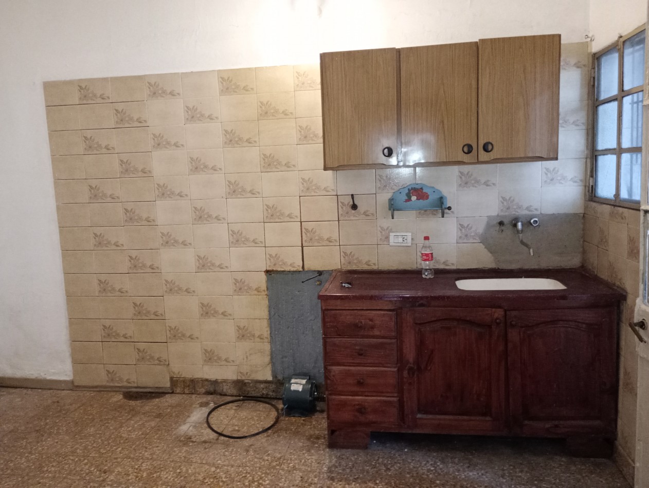 venta oportunidad casa con local en Adolfo Sourdeaux